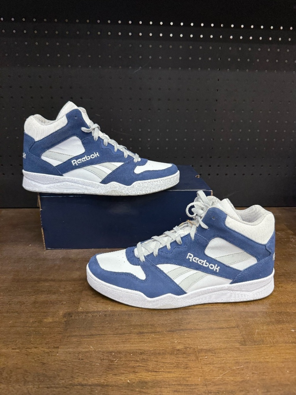 New W/O Box! Men's Reebok Royal BB4500 Navy Blue White Light Grey Basketball